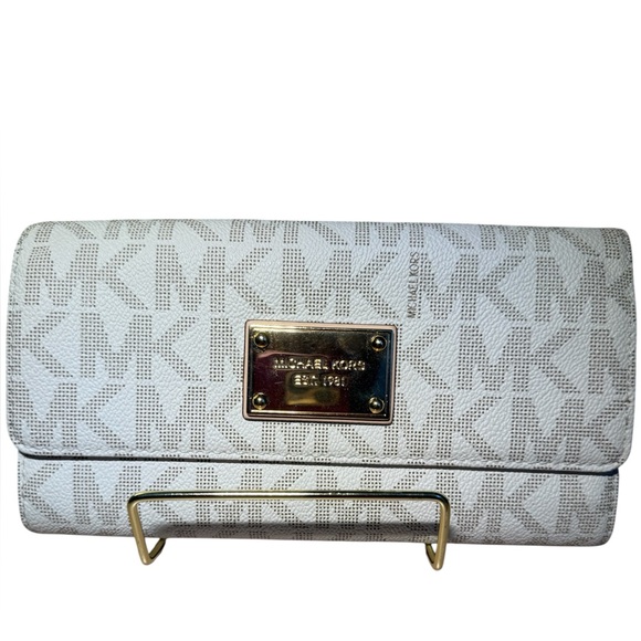 Michael Kors White and Gold Wallet - Picture 1 of 13
